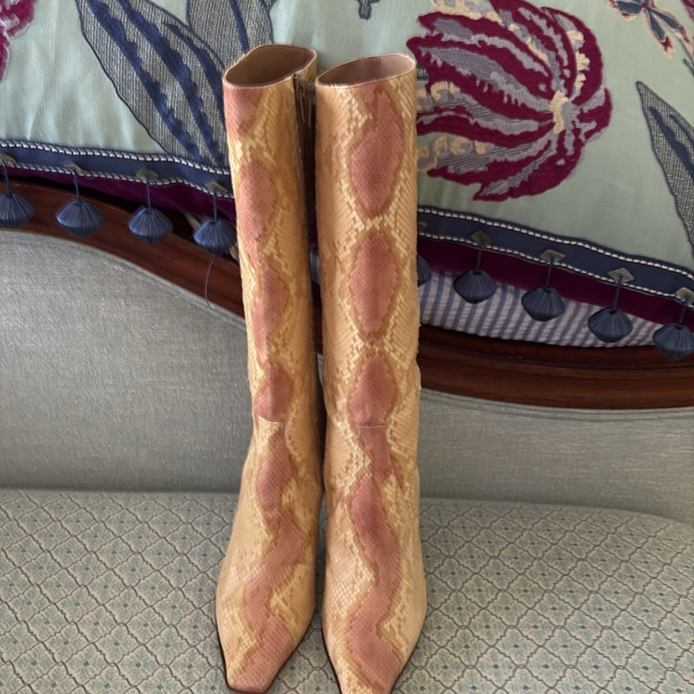 Gorgeous Casadei Snakeskin Tall Boots 6,36 Never Worn in Excellent Condition